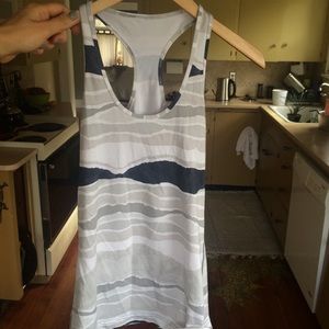 Lululemon tank